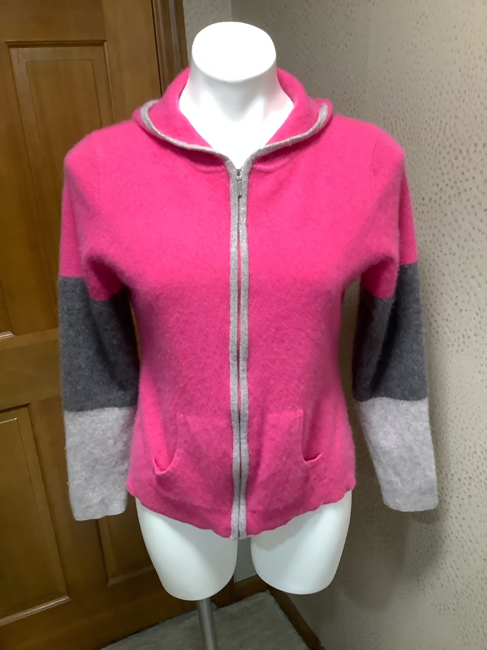Pink Colorblock Zip-Up C. Cashmere Sweater Jacket